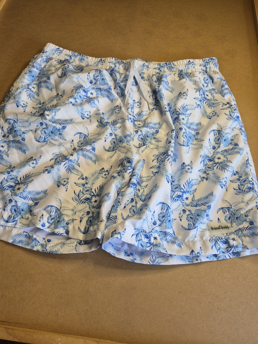 Kulani Kinis White and Blue Floral Men’s Swim Shorts 3263/20